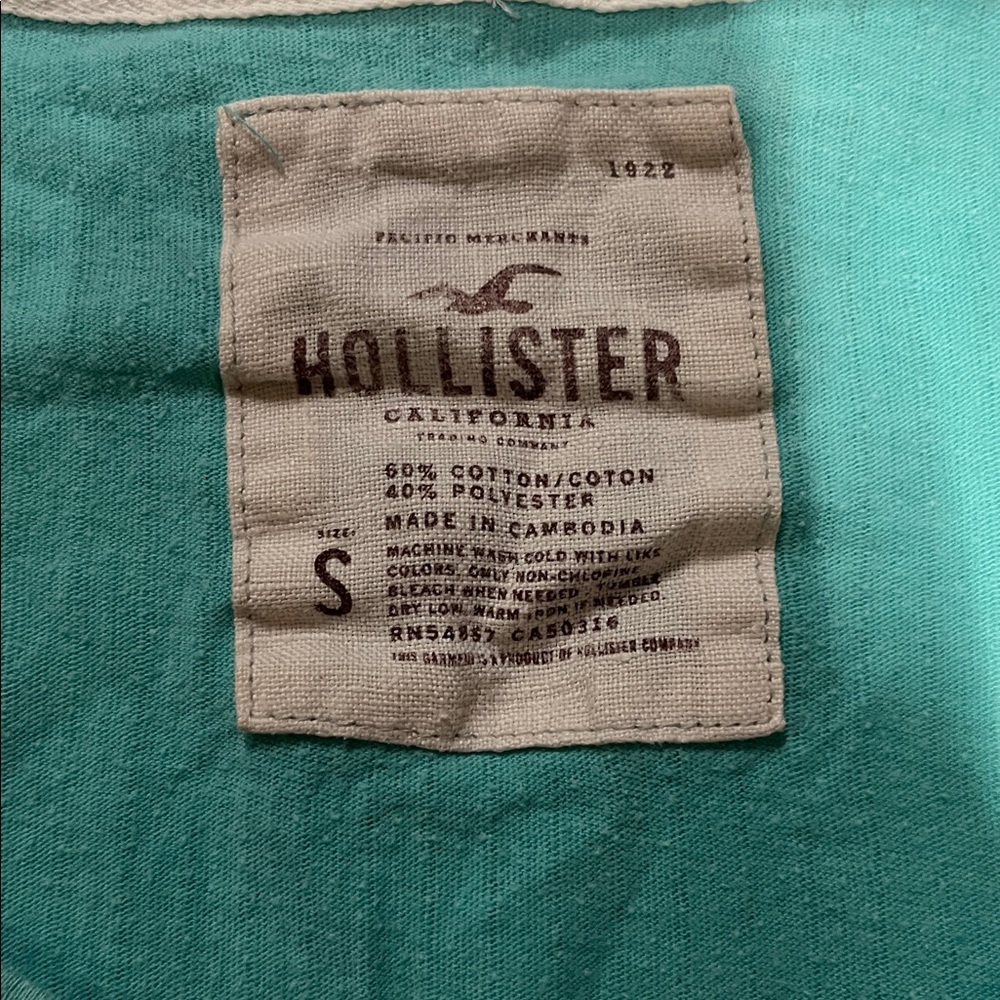 Hollister Teal Short Sleeve Top - Picture 2 of 4